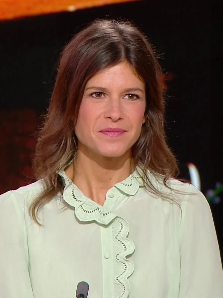 découvrez le parcours inspirant et les réalisations marquantes de mathilde siraud, une professionnelle passionnée et engagée.