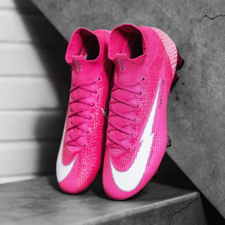 Mbappé et ses cheveux roses : un nouveau look qui fait sensation