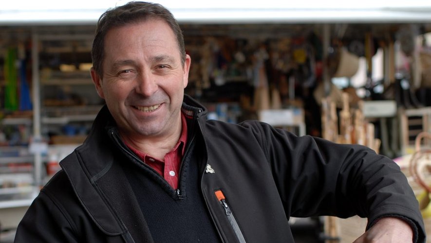 célébrez les 70 ans de la quincaillerie dominique escoulan, votre expert en outillage et fournitures, au service de votre maison depuis plusieurs décennies.