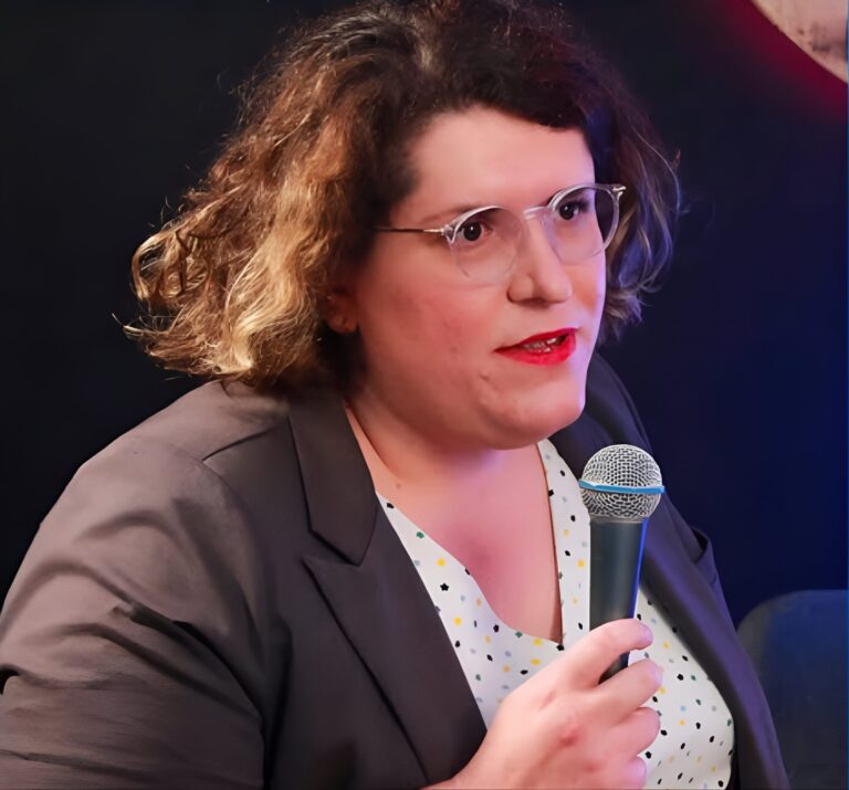 découvrez le portrait et le parcours inspirant de rachel garrat valcarcel, explorant sa carrière, ses réalisations et son impact.