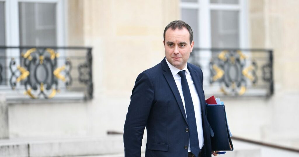 découvrez la vie privée de sébastien lecornu : faits, anecdotes et informations personnelles sur le parcours et l'intimité du ministre français.