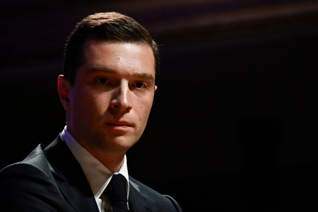 découvrez l'impact de jordan bardella sur la politique française, son rôle au sein du rassemblement national et son influence sur le paysage politique national.